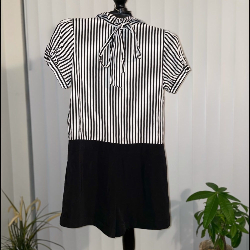 Striped overall short romper NEW💕💕